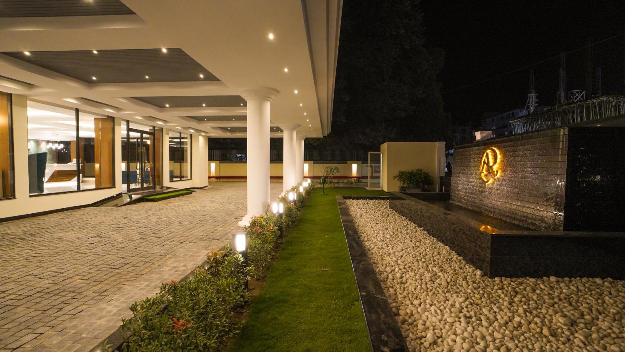 Antique Regency !! Luxurious Hotel In Digha !! Eksteriør billede